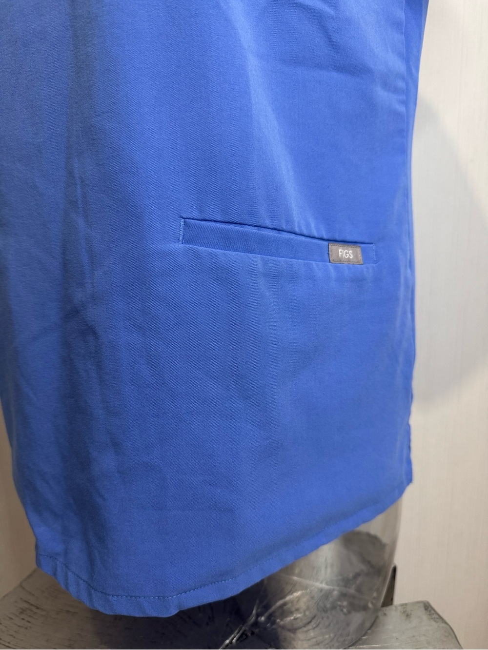 FIGS CASMA SCRUB TOP. Blue. Small. No flaws noted! - Picture 2 of 6